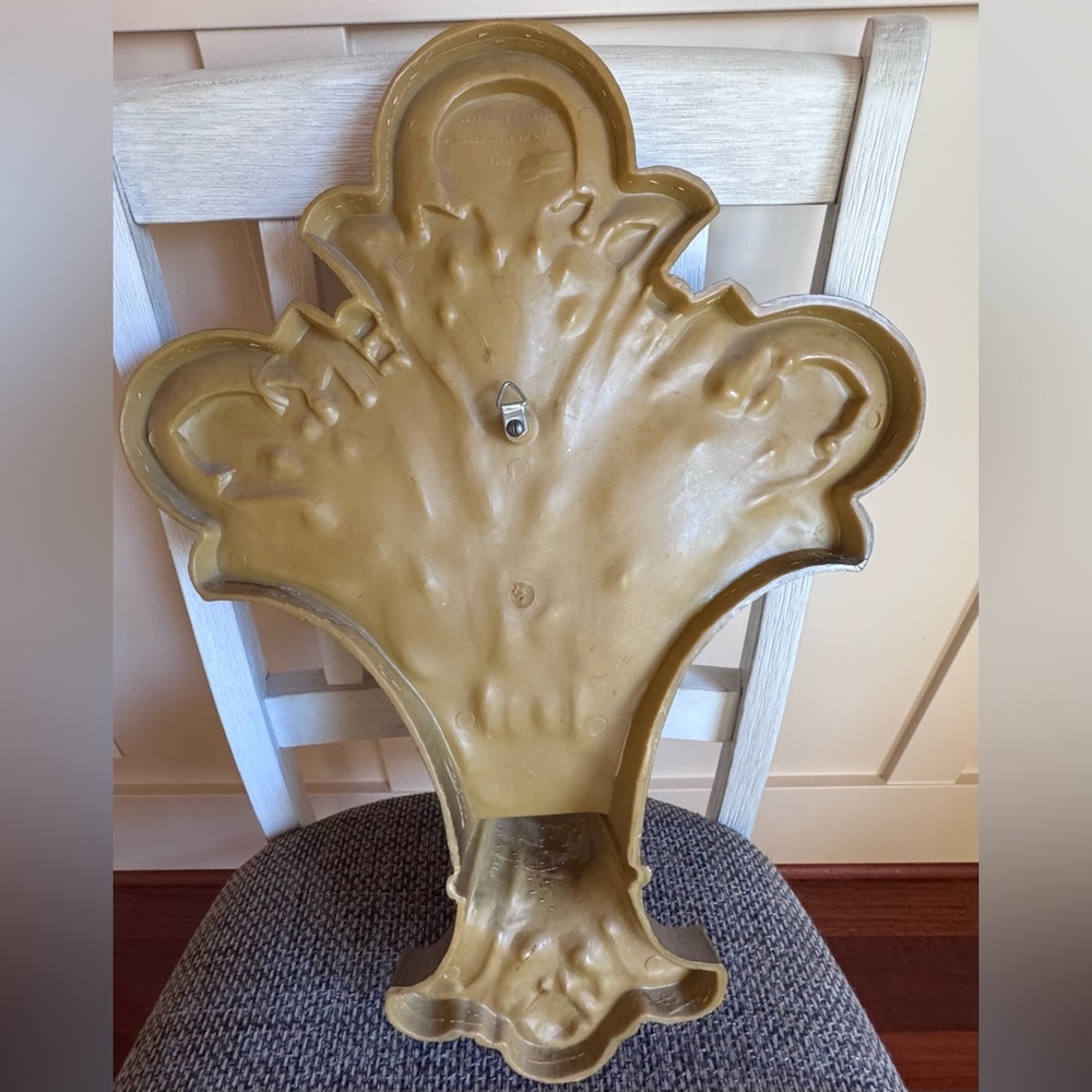Vintage Homco Gold Decorative Candle Holder - Picture 2 of 8